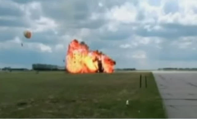 «Eject»: Η δύσκολη απόφαση για έναν πιλότο -Πώς γίνεται η διαδικασία εγκατάλειψης ενός μαχητικού αεροσκάφους (βίντεο)